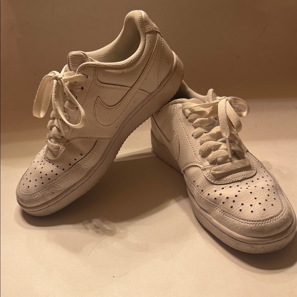 NIKE Court Vision Low CD5434-100 White Athletic Sneaker Shoes Size 7 GUC $80